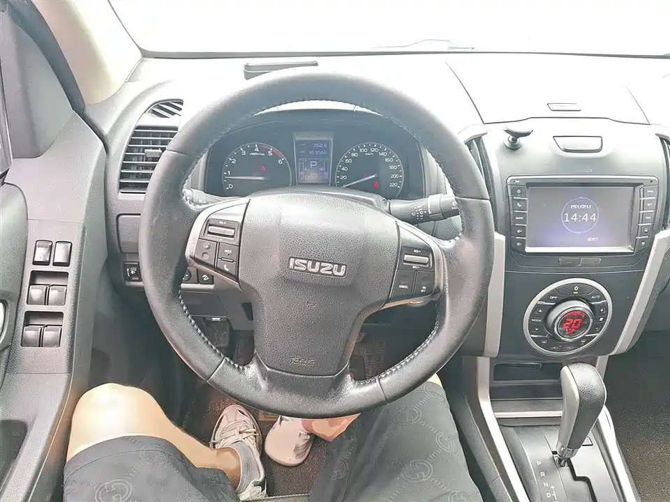 Isuzu D-MAX