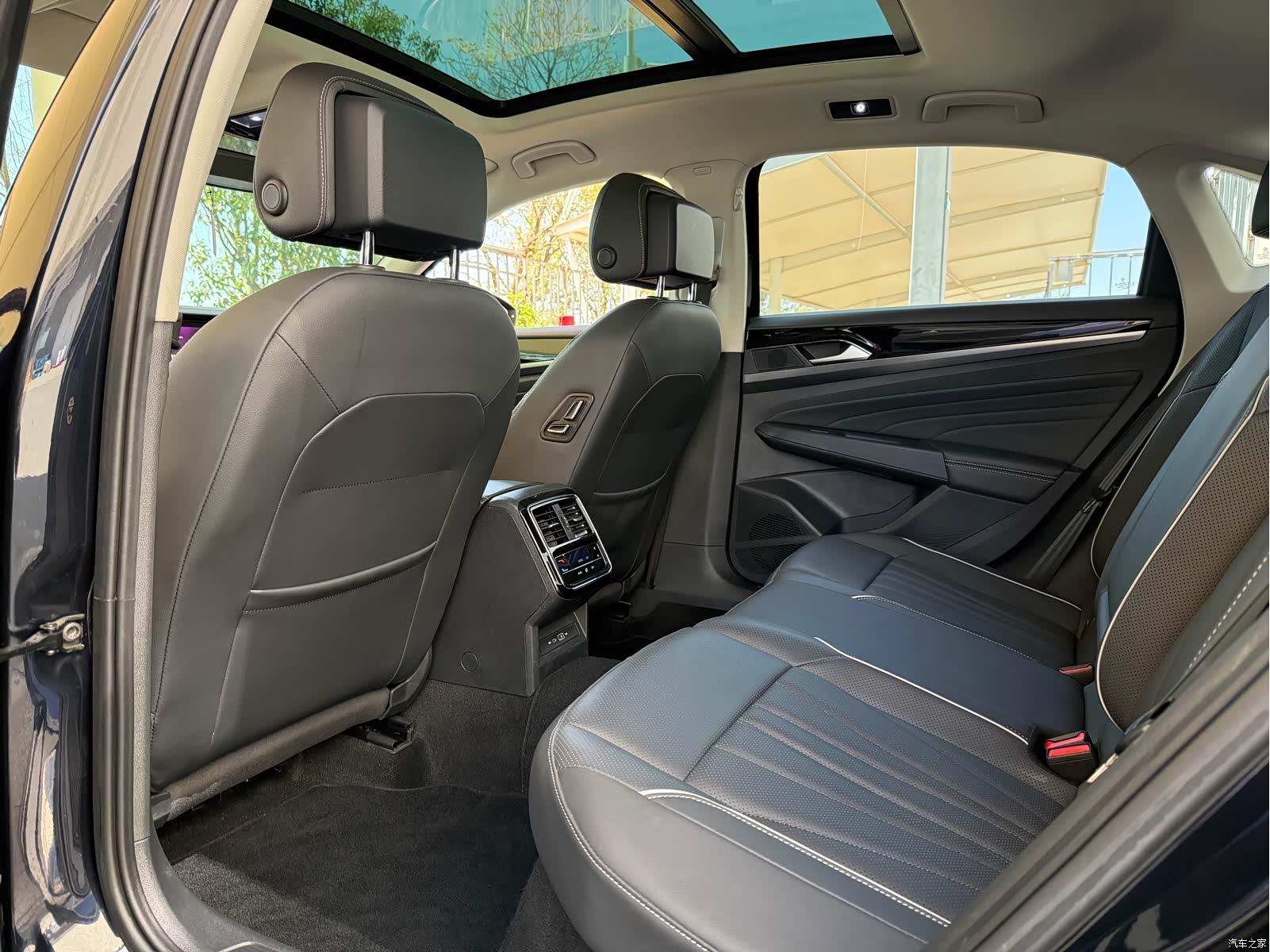 Volkswagen Passat, 2024 10