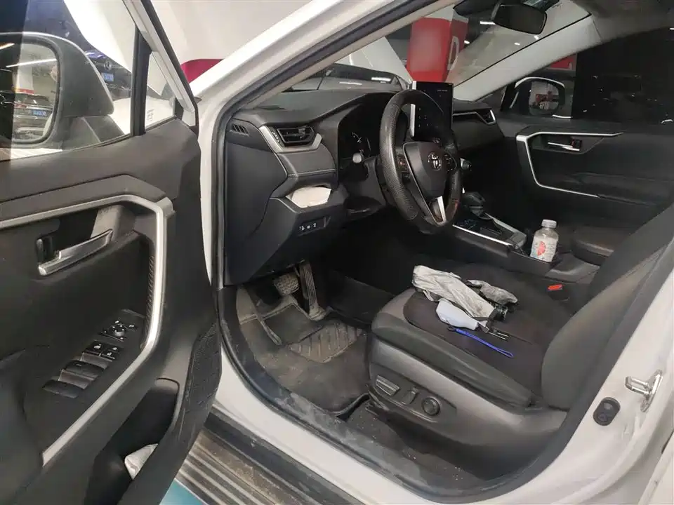 Toyota RAV4 Rongfang