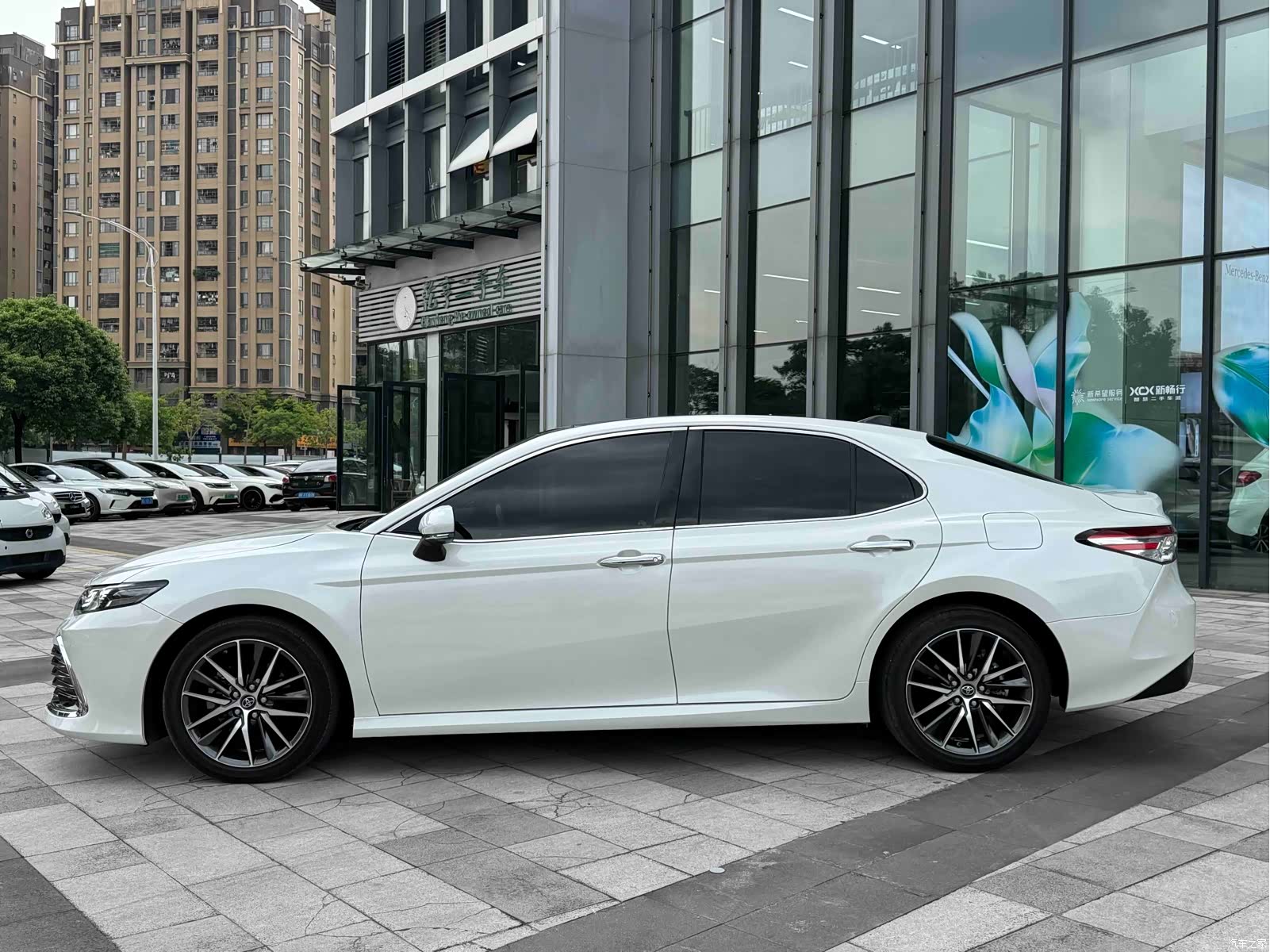 Toyota Camry, 2021 3