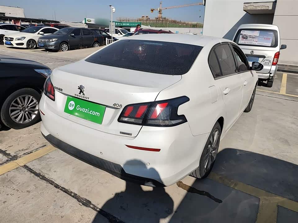 Peugeot 408