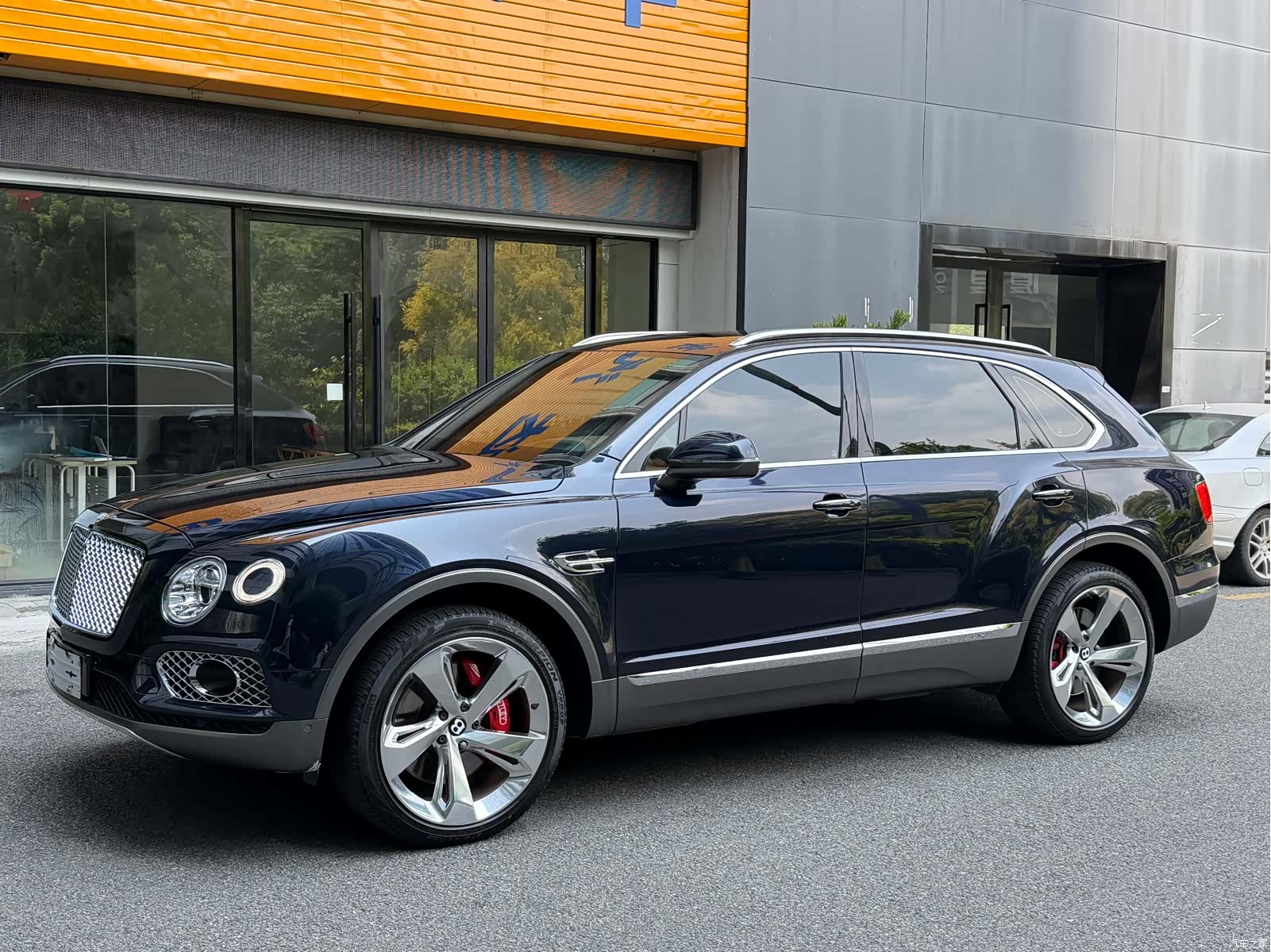Bentley Bentayga, 2018 3