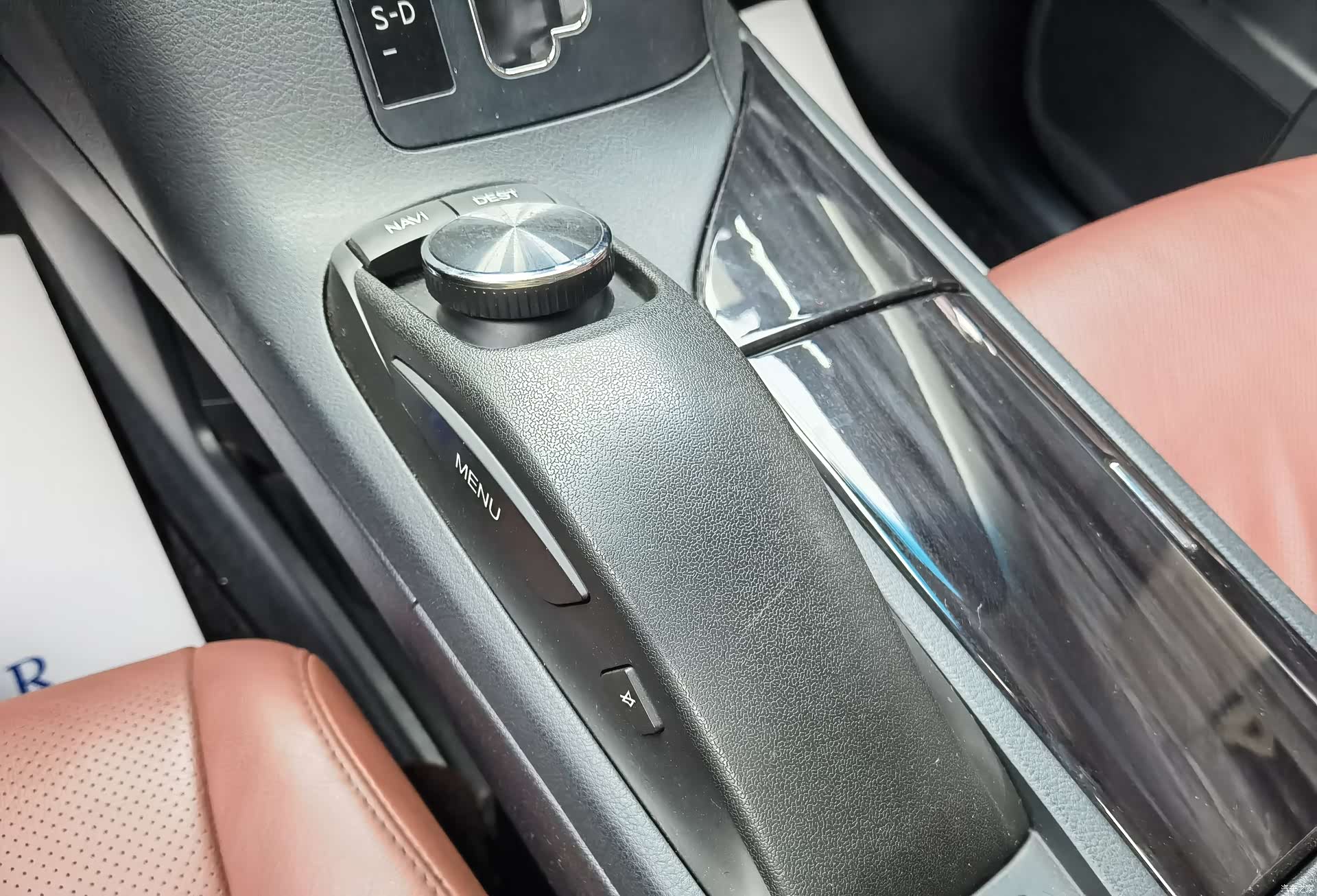 Lexus RX, 2014 13