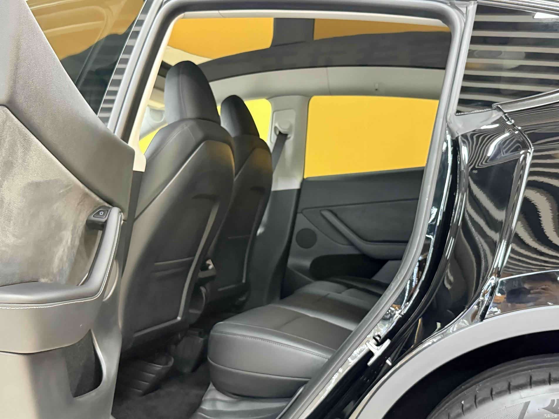 Tesla Model Y, 2023 4