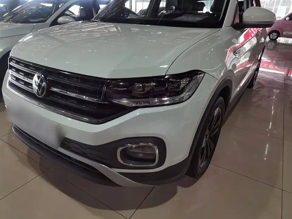 Volkswagen Exploring the shadow