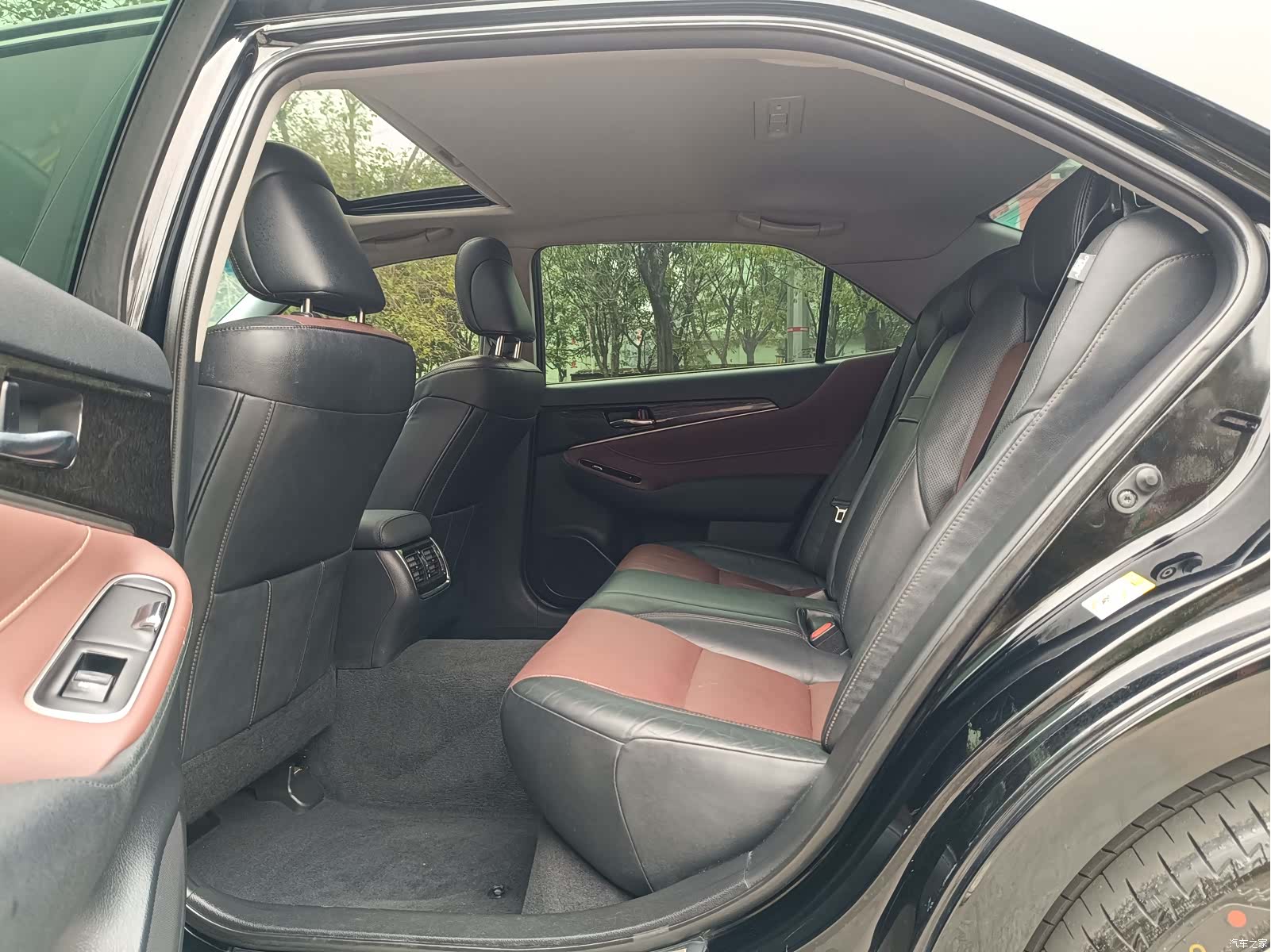Toyota Crown, 2018 6