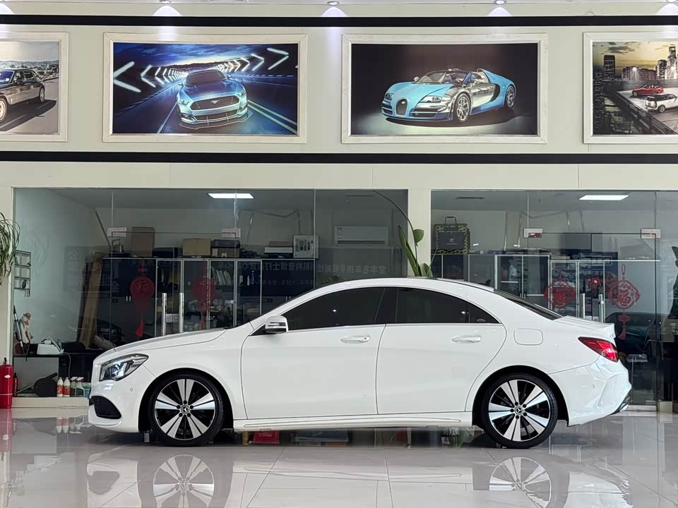 Mercedes-Benz CLA Mercedes-Benz CLA