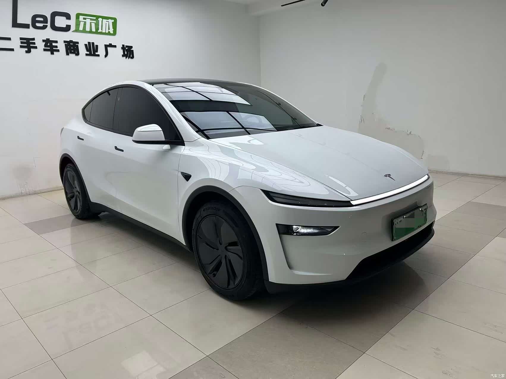 Tesla Model Y, 2025 3
