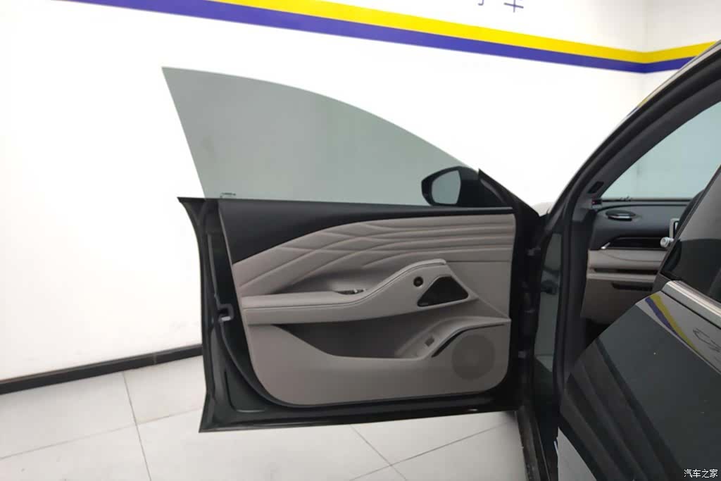 Geely 8, 2025 7
