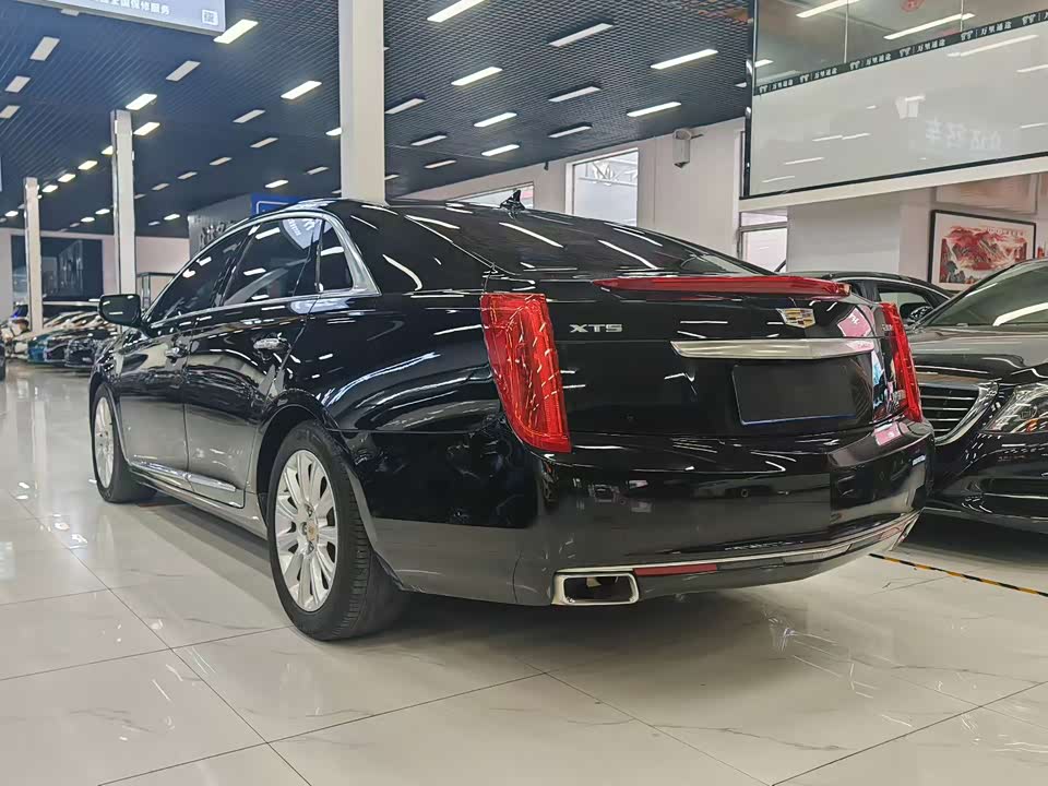 Cadillac XTS