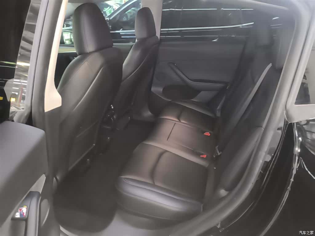 Tesla Model Y, 2023 17