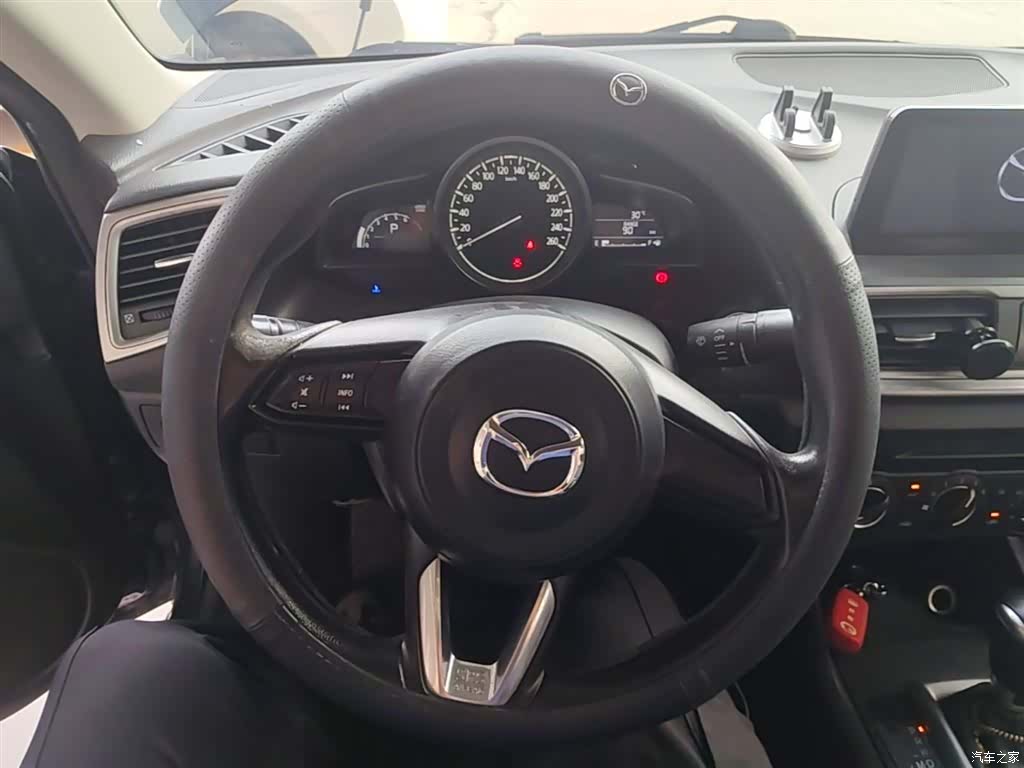 Mazda Mazda3, 2018 11