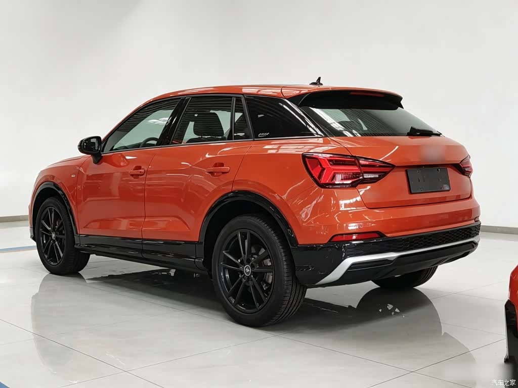 Audi Q2L, 2020 все фото