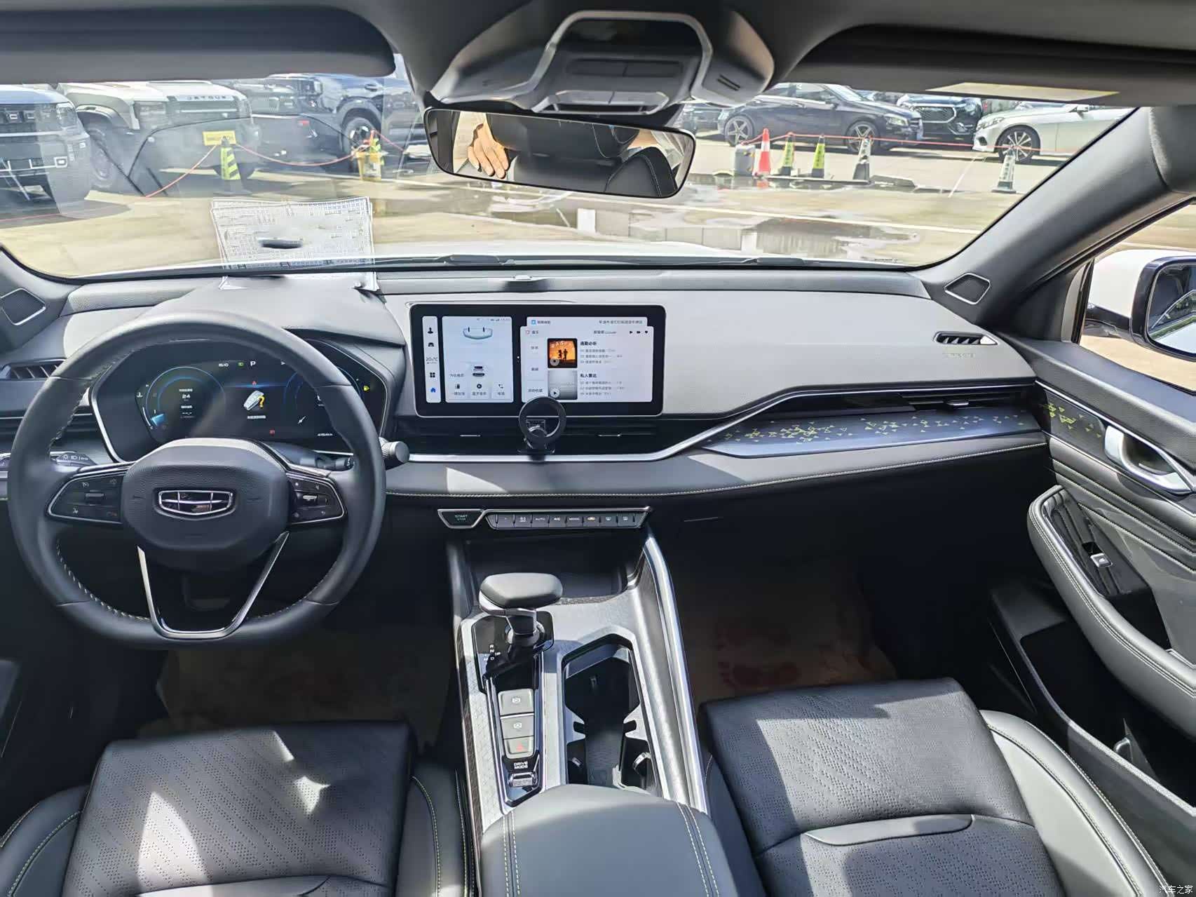 Geely Preface, 2022 8