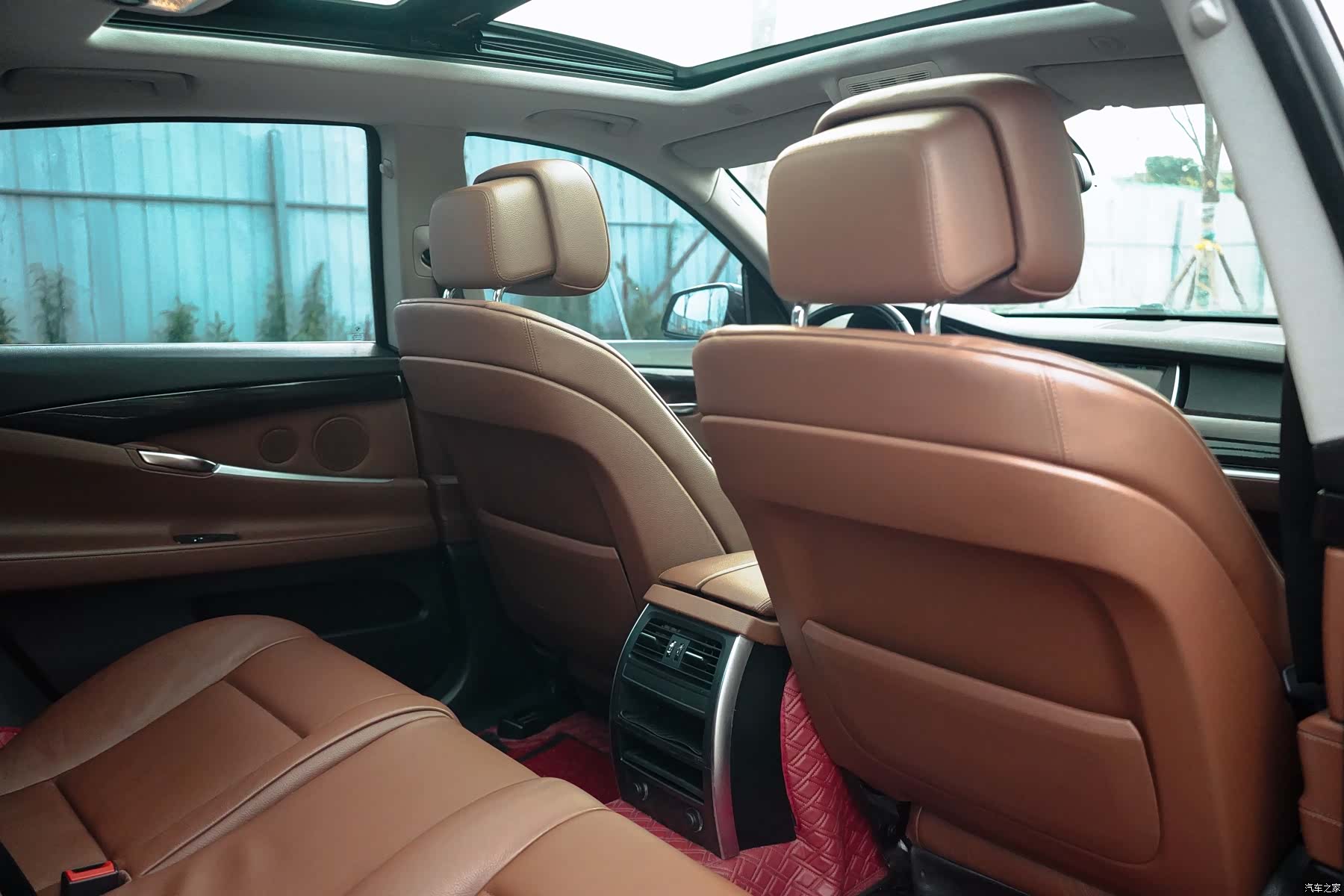 BMW 5 Series, 2012 23