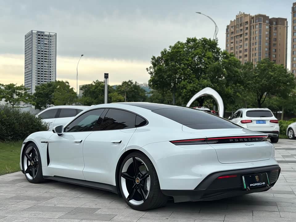 Porsche Taycan