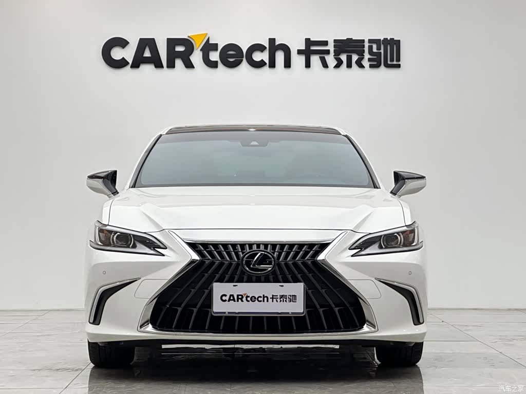 Lexus ES, 2022 7