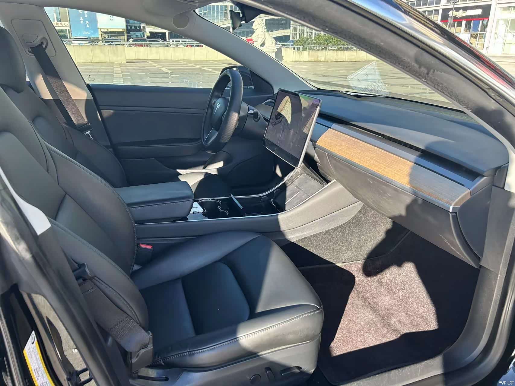 Tesla Model 3, 2020 14