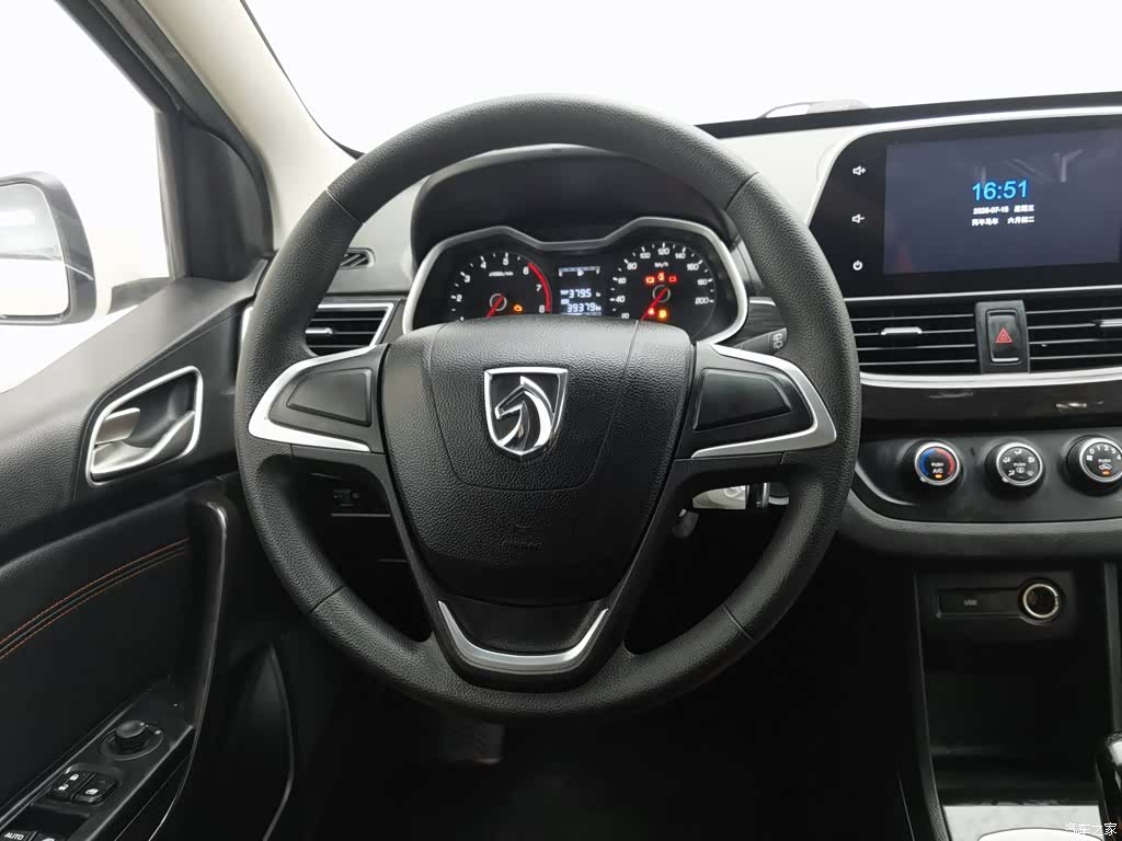 Wuling 310, 2017 11