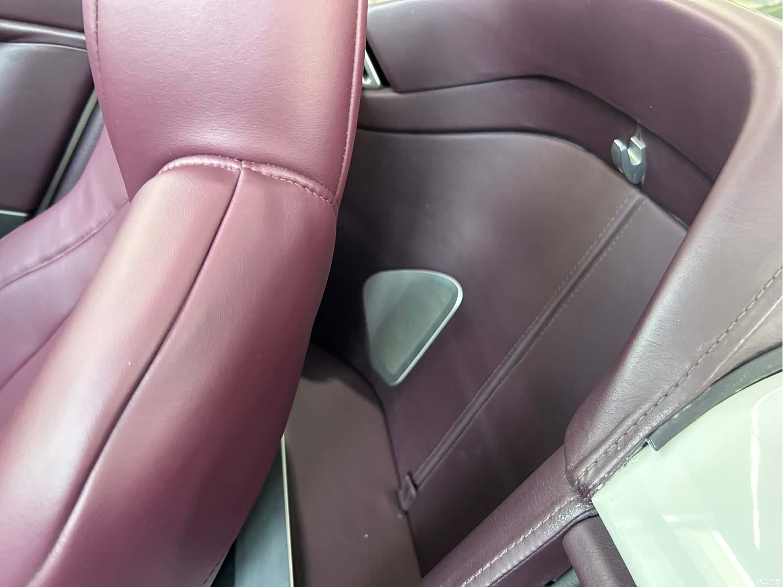 Aston Martin Vantage, 2011 26