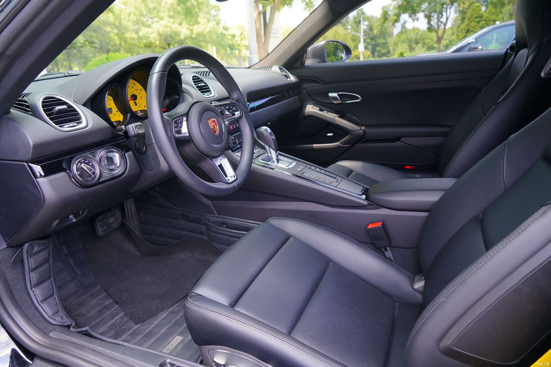 Porsche Cayman, 2022 4