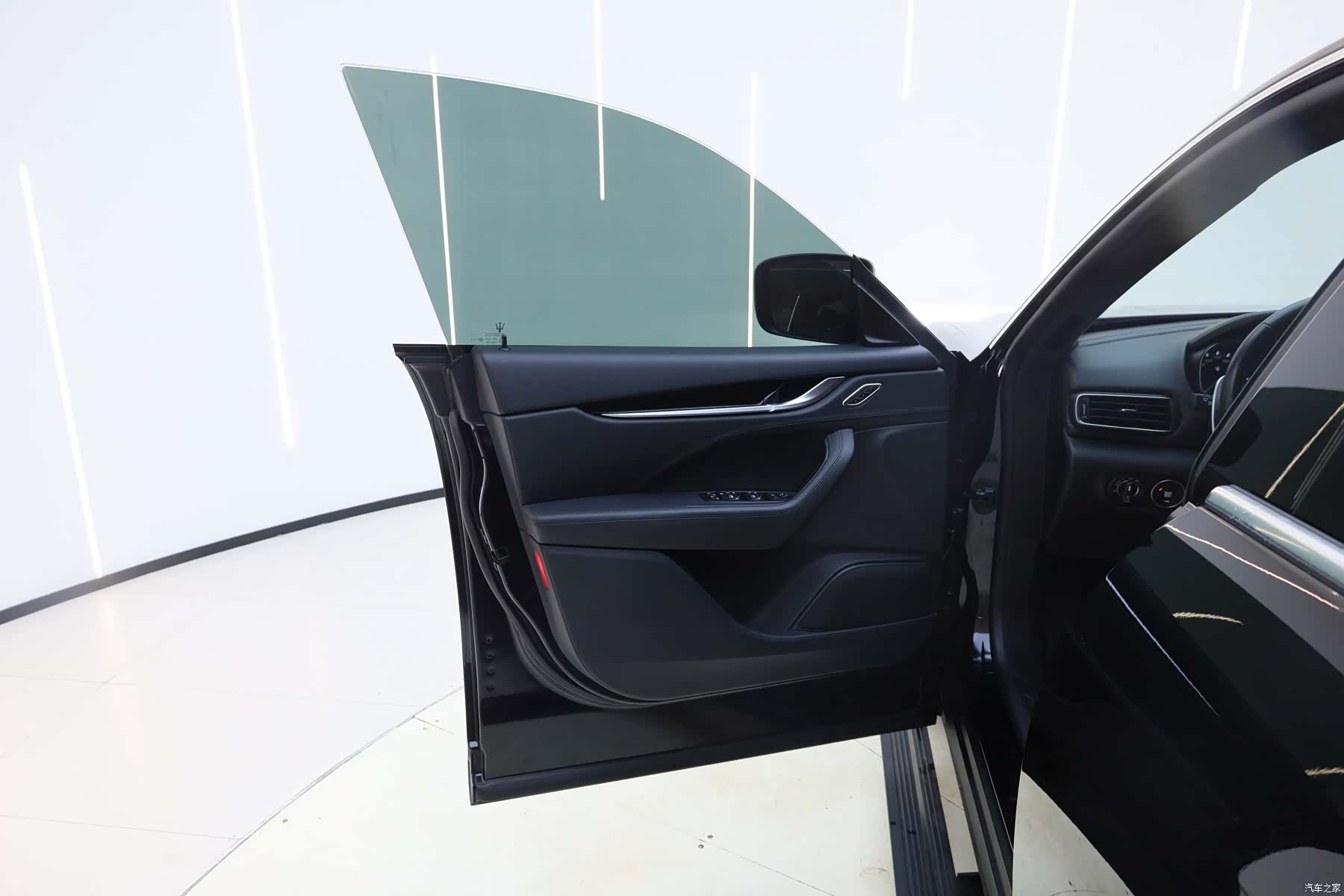 Maserati Levante, 2018 9