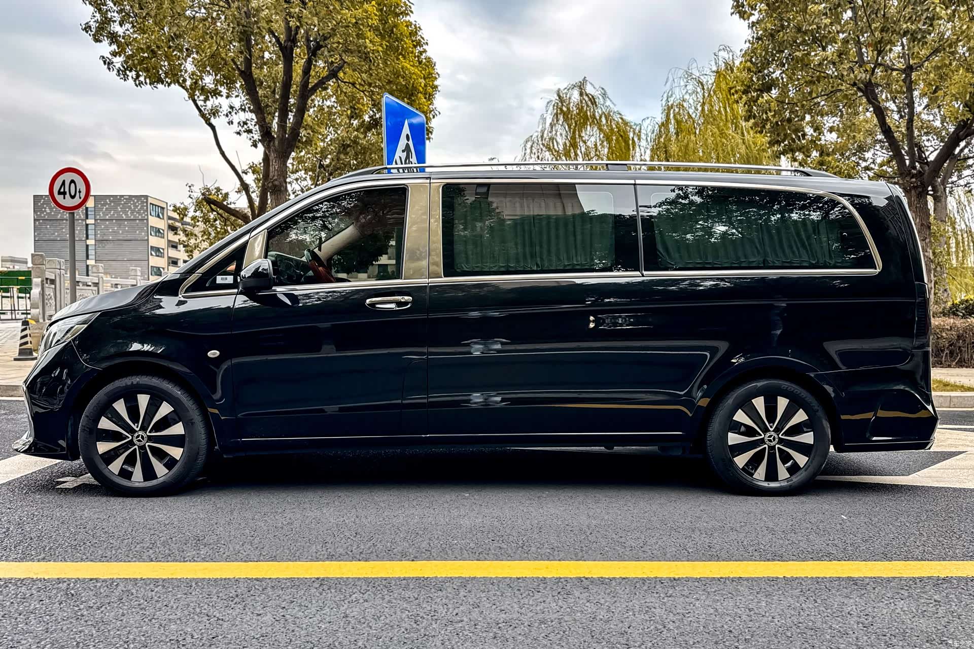 Mercedes-Benz 7, 2024 29