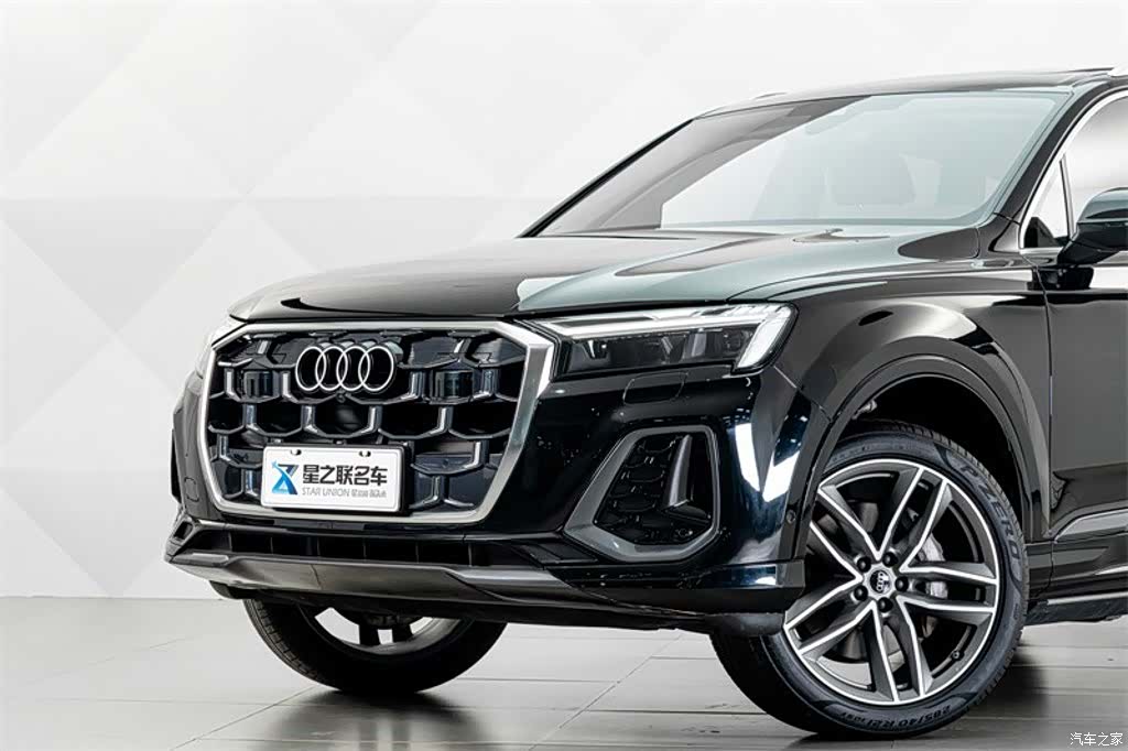 Audi Q7, 2024 3