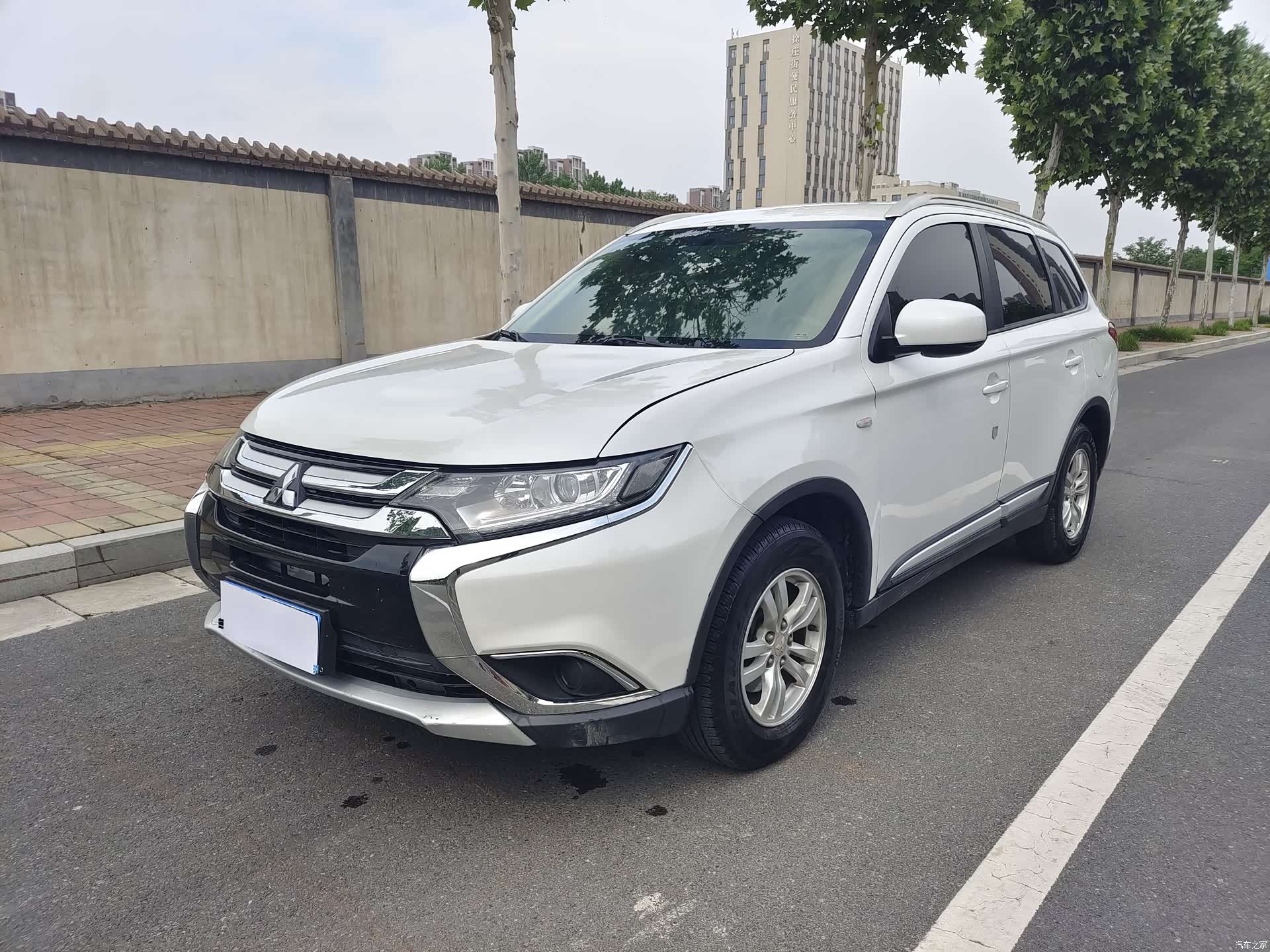 Mitsubishi Outlander, 2017 1