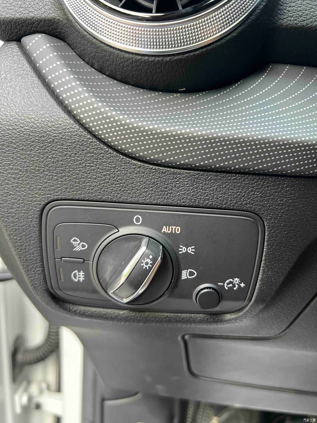 Audi Q2L, 2022 16