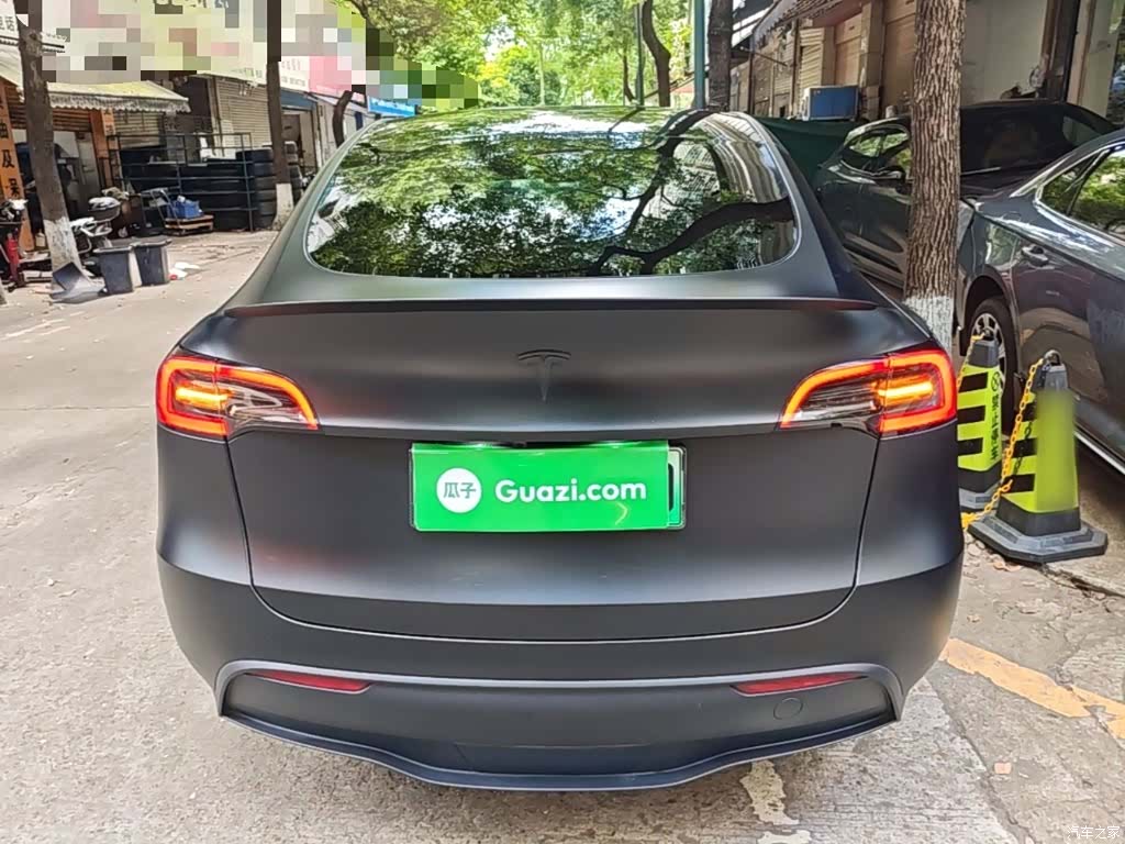 Tesla Model Y, 2024 6