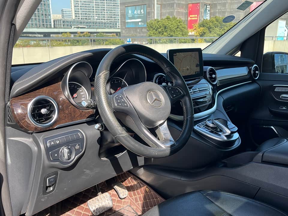 Mercedes-Benz V-class