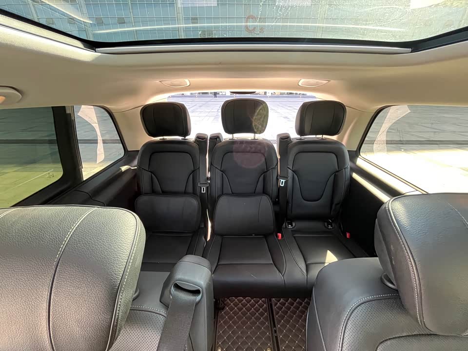 Mercedes-Benz V-class