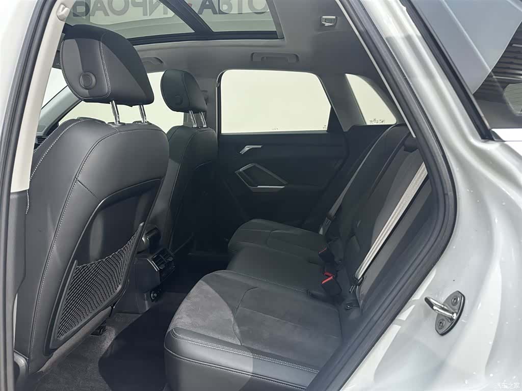 Audi Q3, 2022 13