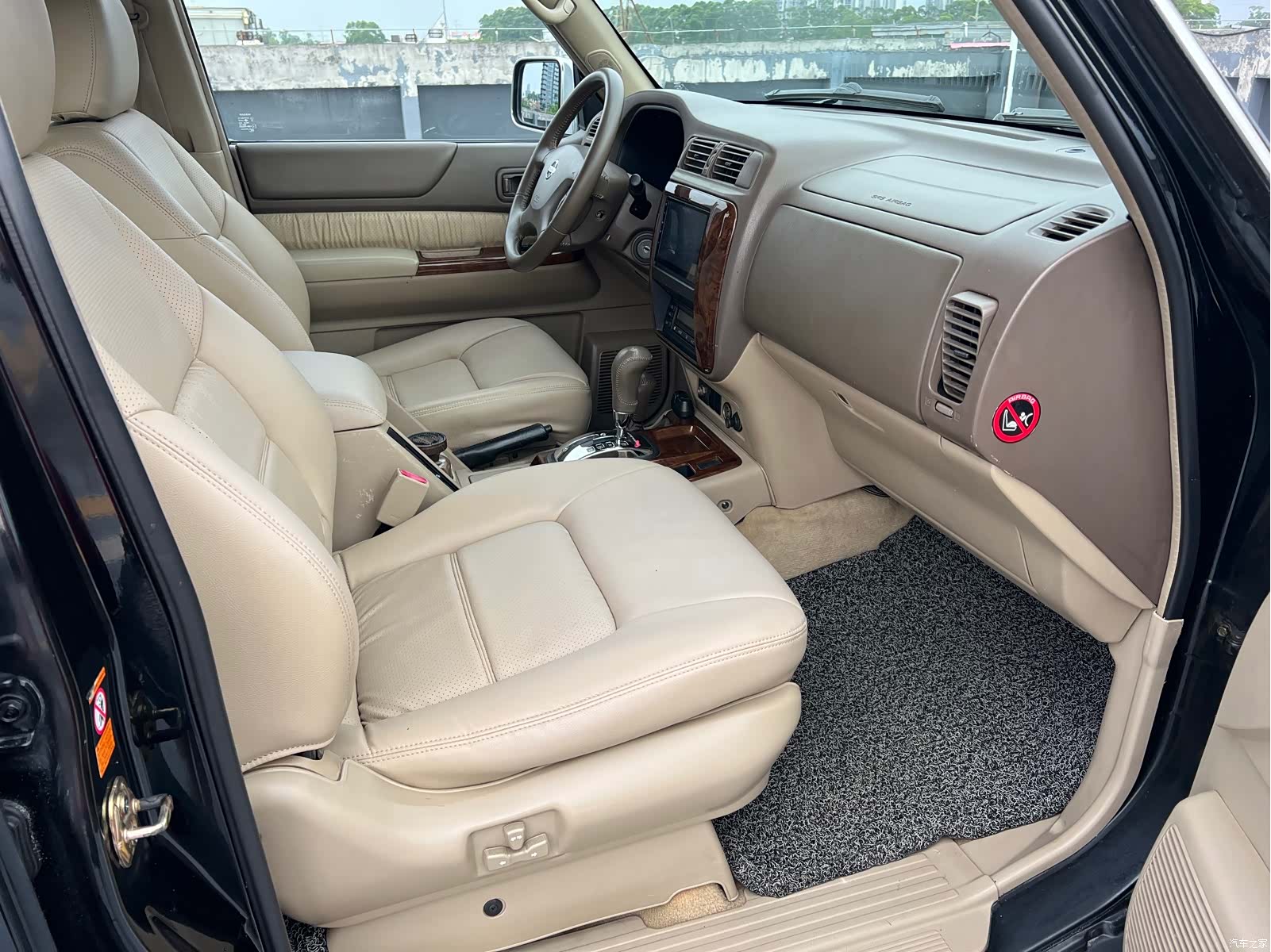 Nissan Patrol, 2004 11