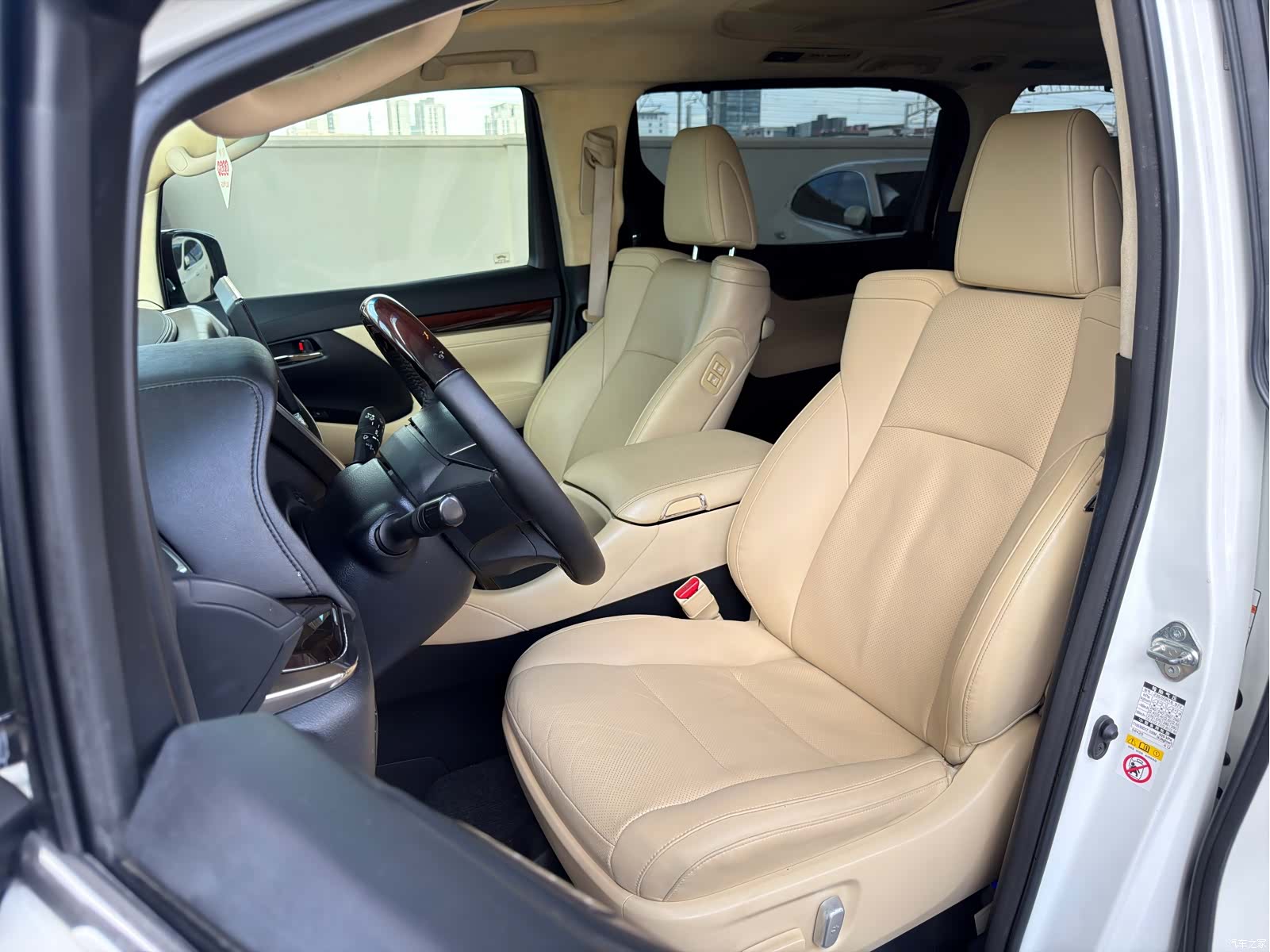 Toyota Alphard, 2017 8