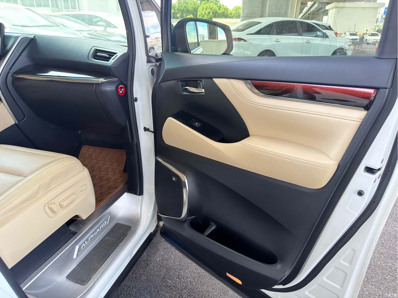 Toyota Alphard, 2017 12