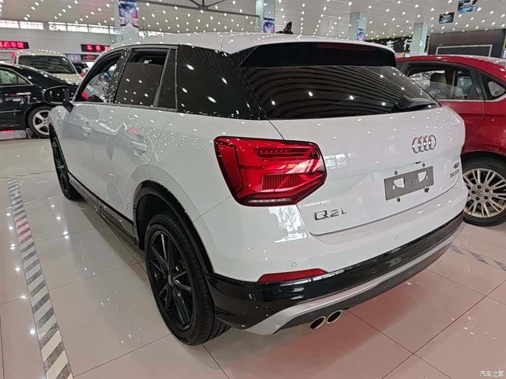 Audi Q2L, 2019 все фото
