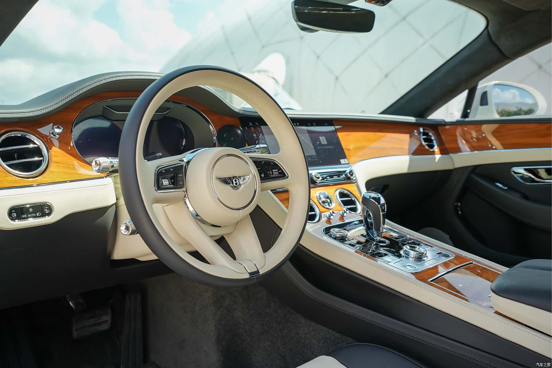 Bentley Continental GT, 2021 14