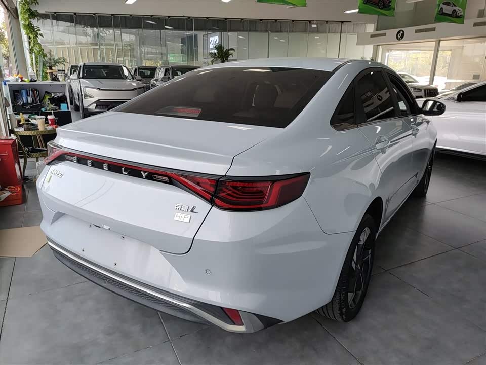 Geely Emgrand L HiP