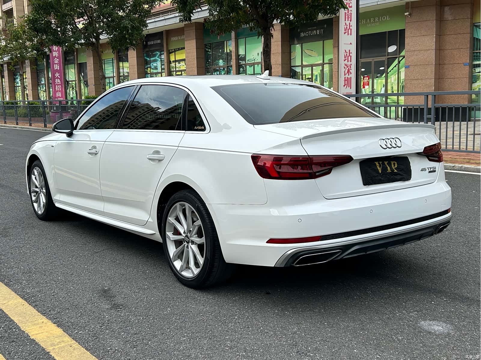 Audi A4L, 2019 6