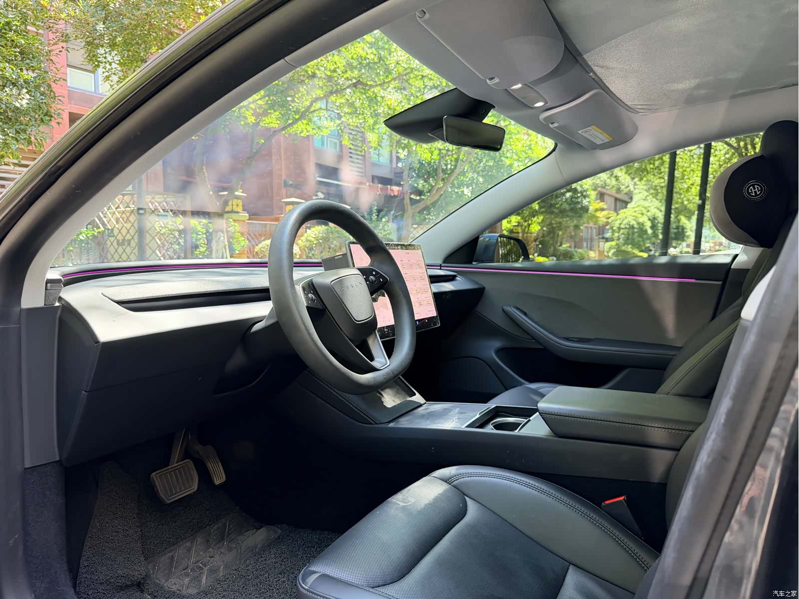 Tesla Model 3, 2025 4