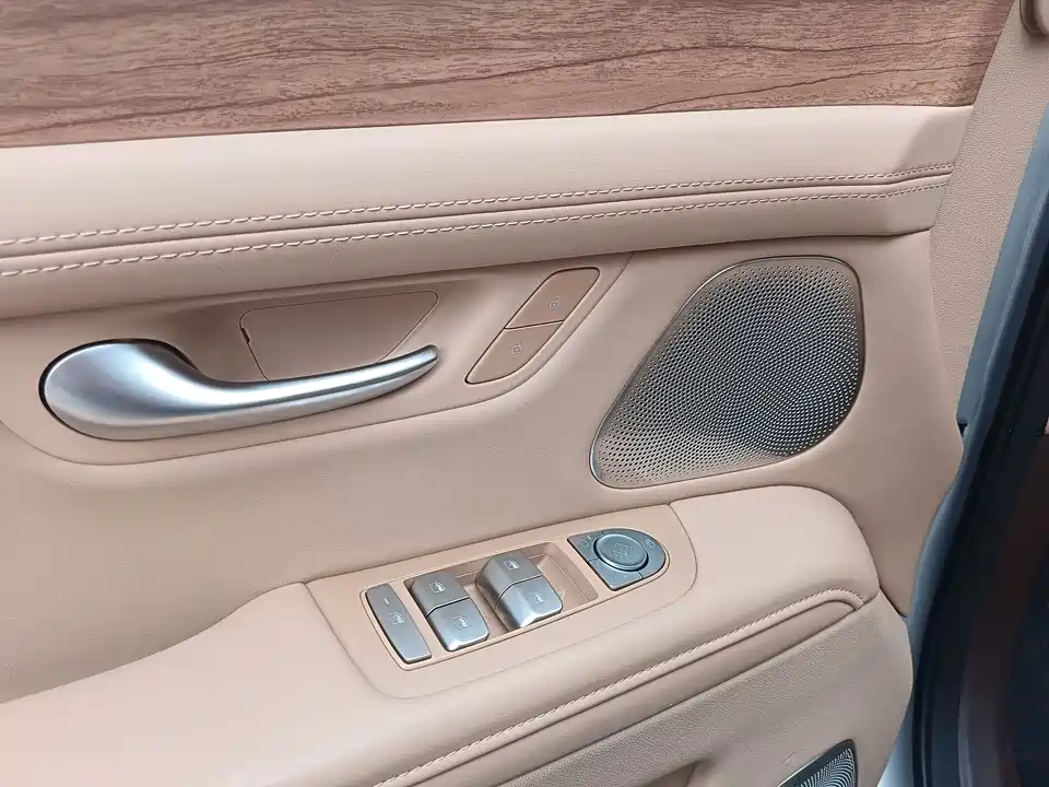 AITO Ask the world M7