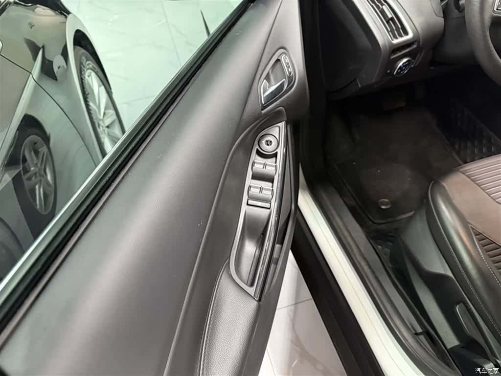 Ford Focus, 2020 12