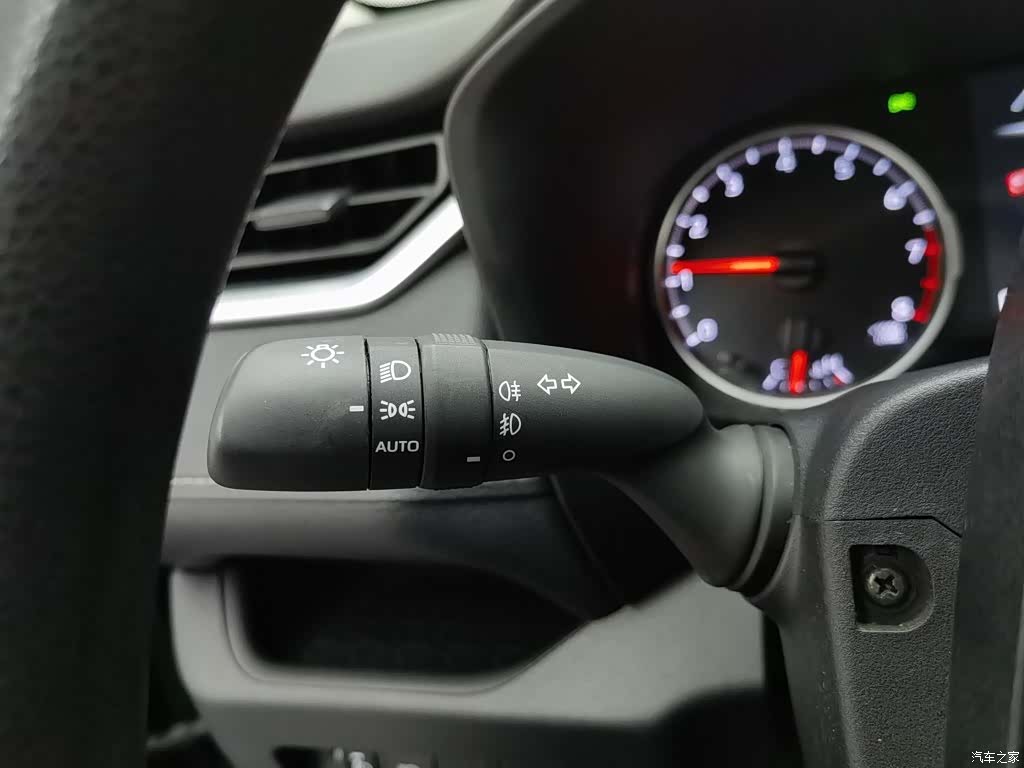 Toyota RAV4, 2023 21
