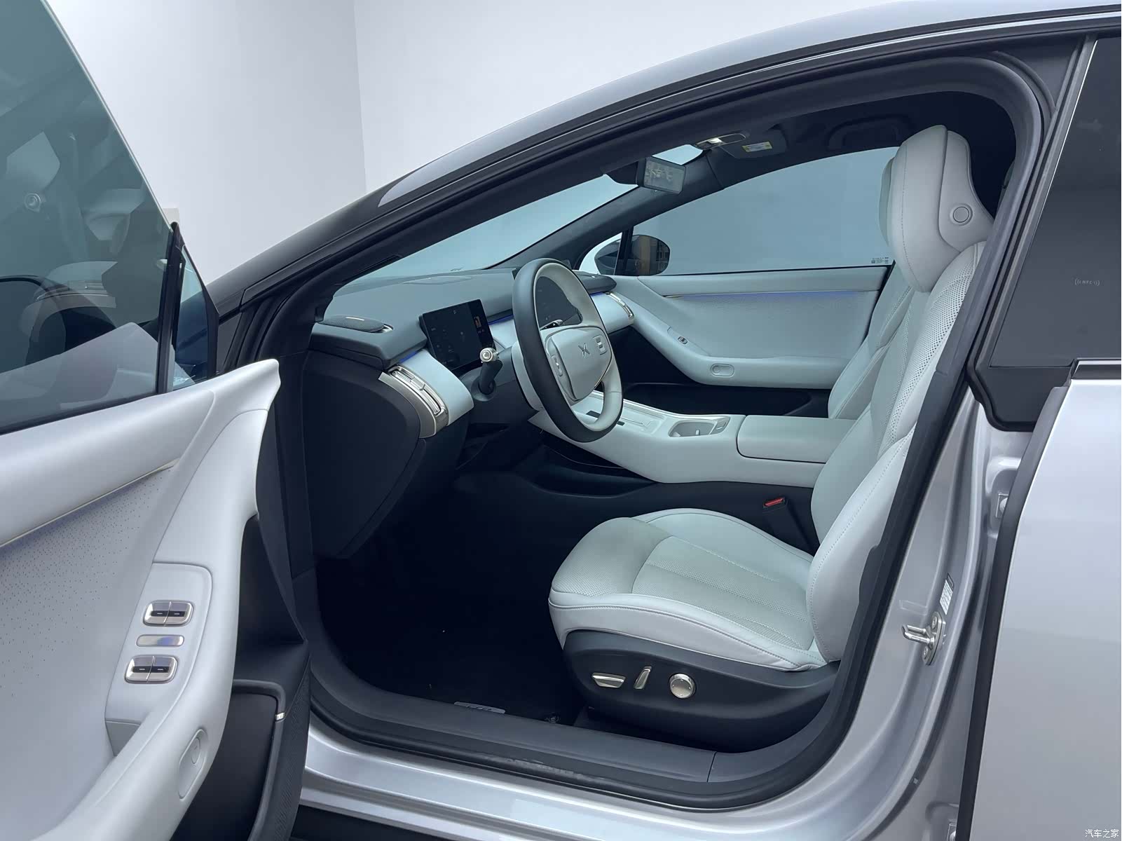 Xpeng P7, 2025 13