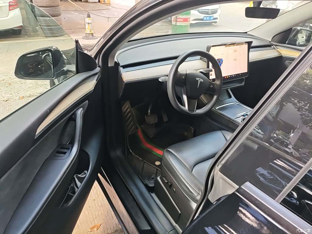 Tesla Model Y, 2022 16