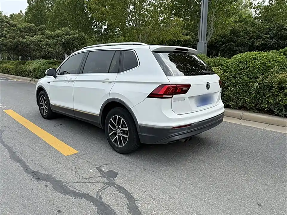 Volkswagen Tiguan L