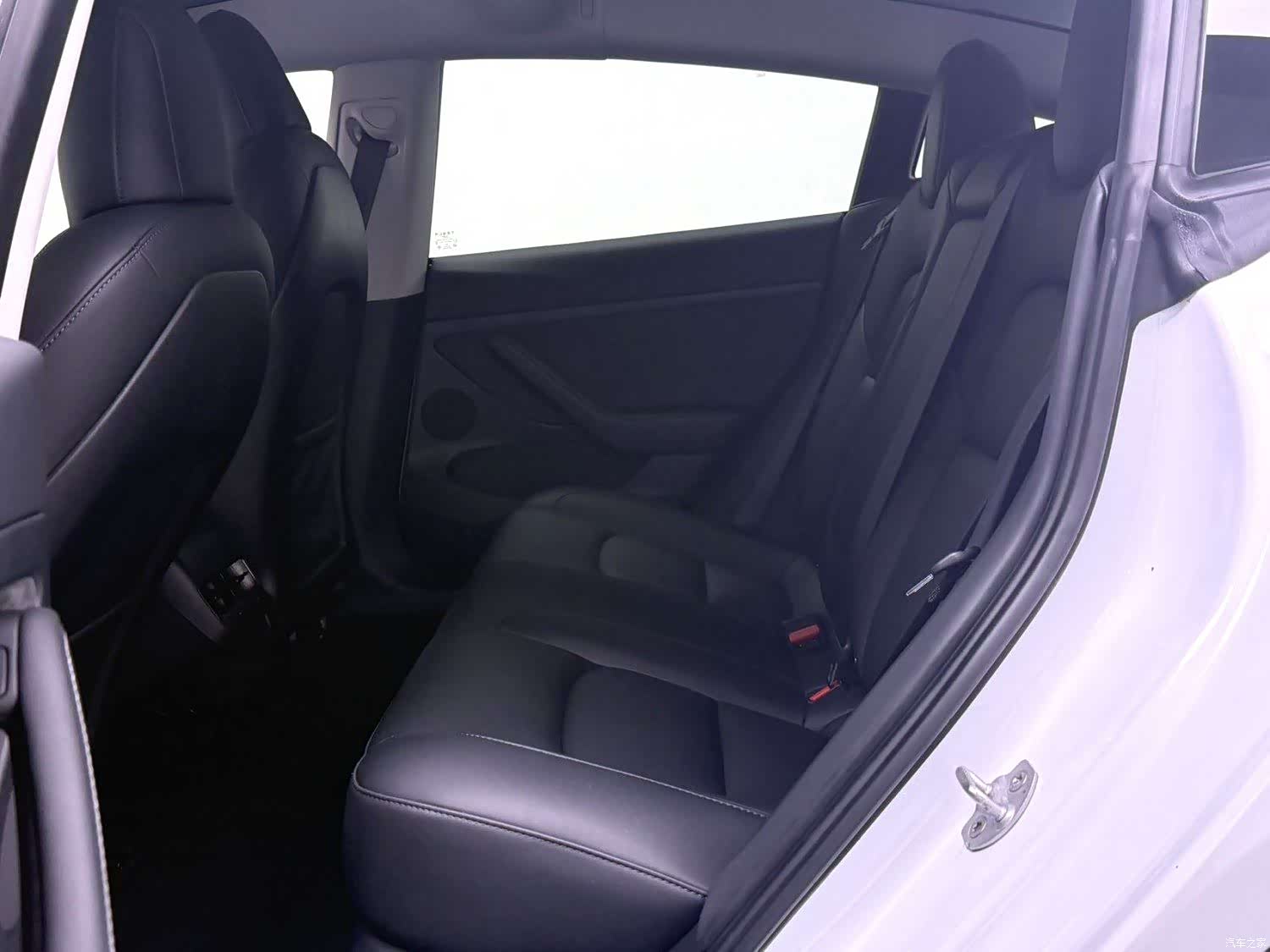 Tesla Model 3, 2023 10