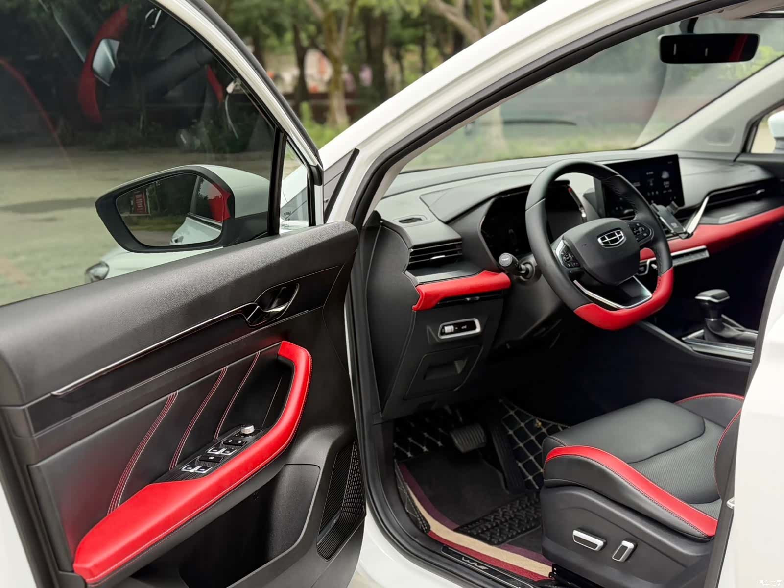 Geely Emgrand, 2022 8